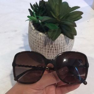 Chanel sunglasses like new!
